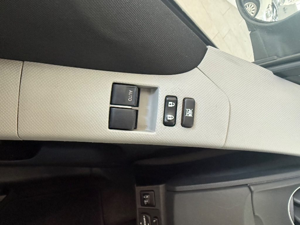 TOYOTA Yaris 1.0 5 porte - 6