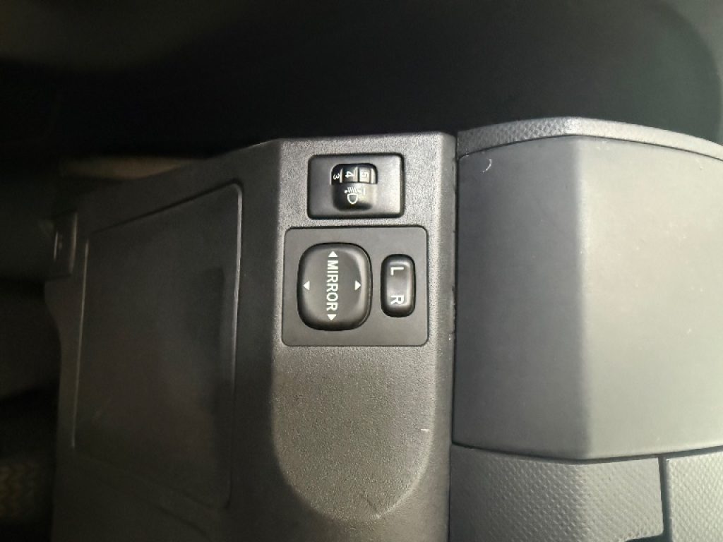 TOYOTA Yaris 1.0 5 porte - 7