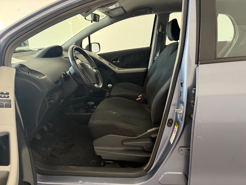 TOYOTA Yaris 1.0 5 porte - 14