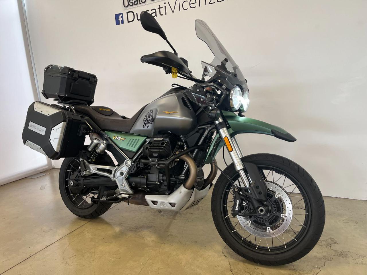 MOTO GUZZI V85 TT CENTENARIO - 2
