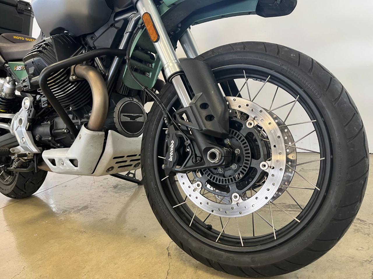 MOTO GUZZI V85 TT CENTENARIO - 4