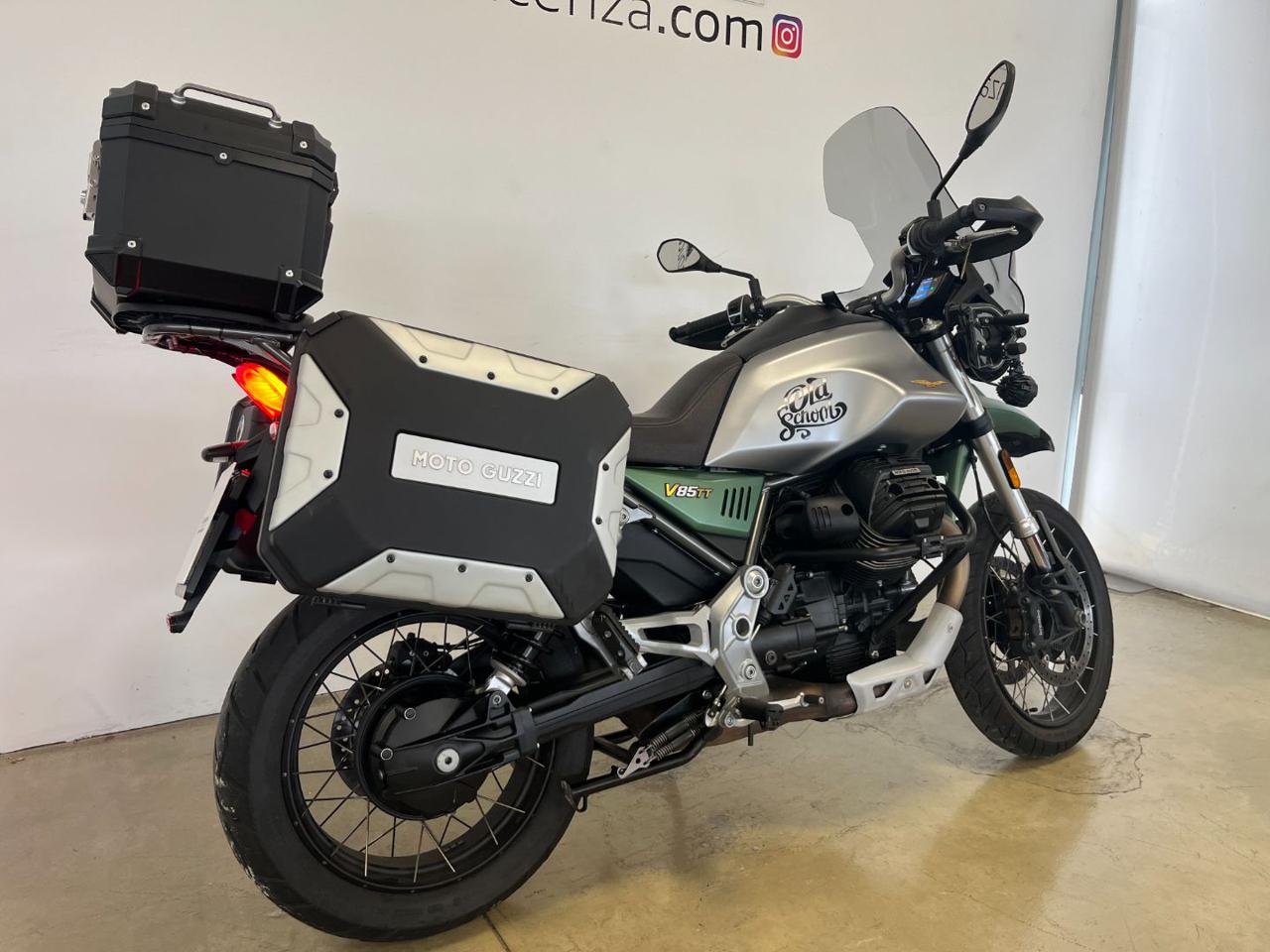 MOTO GUZZI V85 TT CENTENARIO - 7