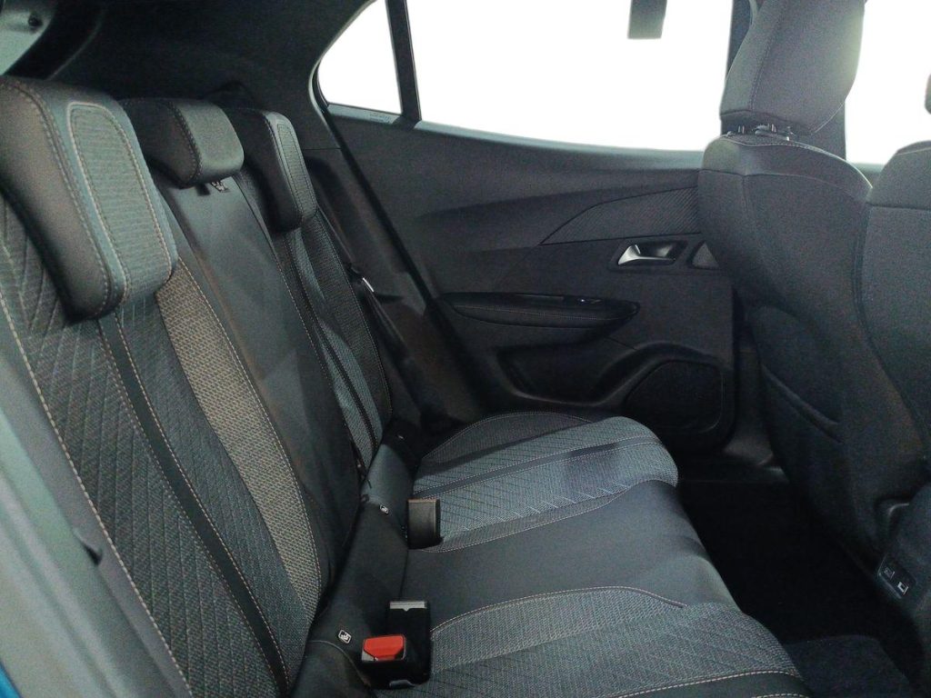 PEUGEOT 2008 1.2 T 100 CV S&S Allure pck - 11