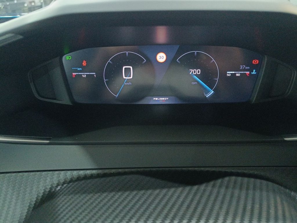 PEUGEOT 2008 1.2 T 100 CV S&S Allure pck - 15