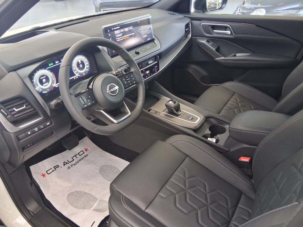 NISSAN Qashqai MHEV 158 CV Xtronic Tekna - 17
