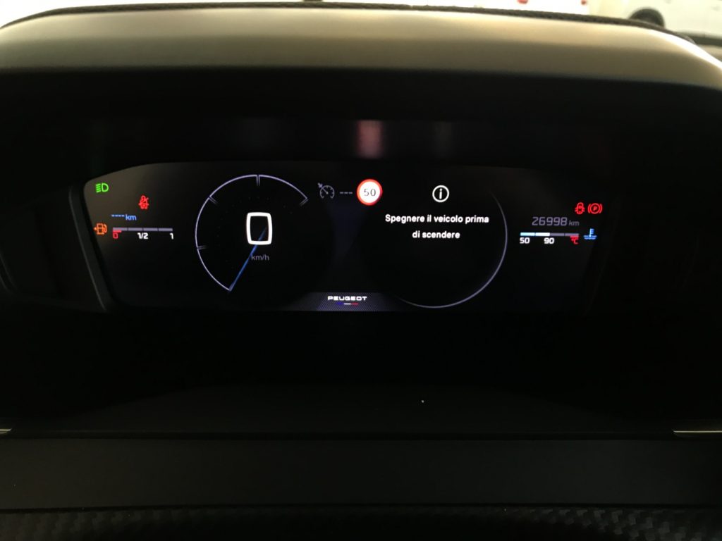 PEUGEOT 2008 PureTech 100 S&S Allure - 11