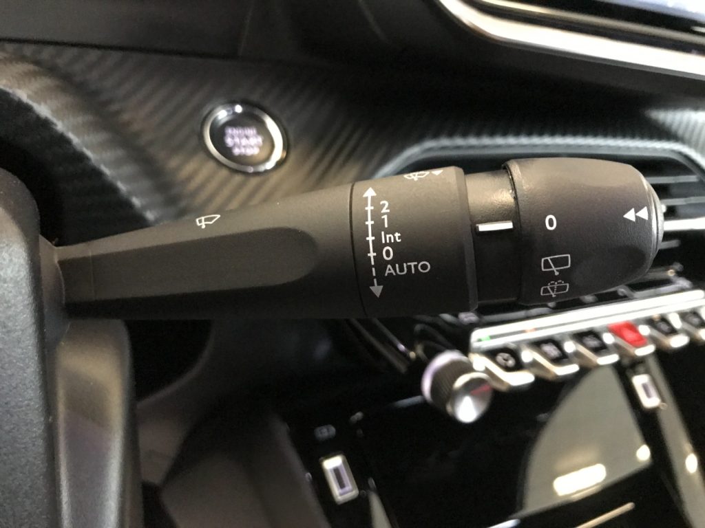 PEUGEOT 2008 PureTech 100 S&S Allure - 14