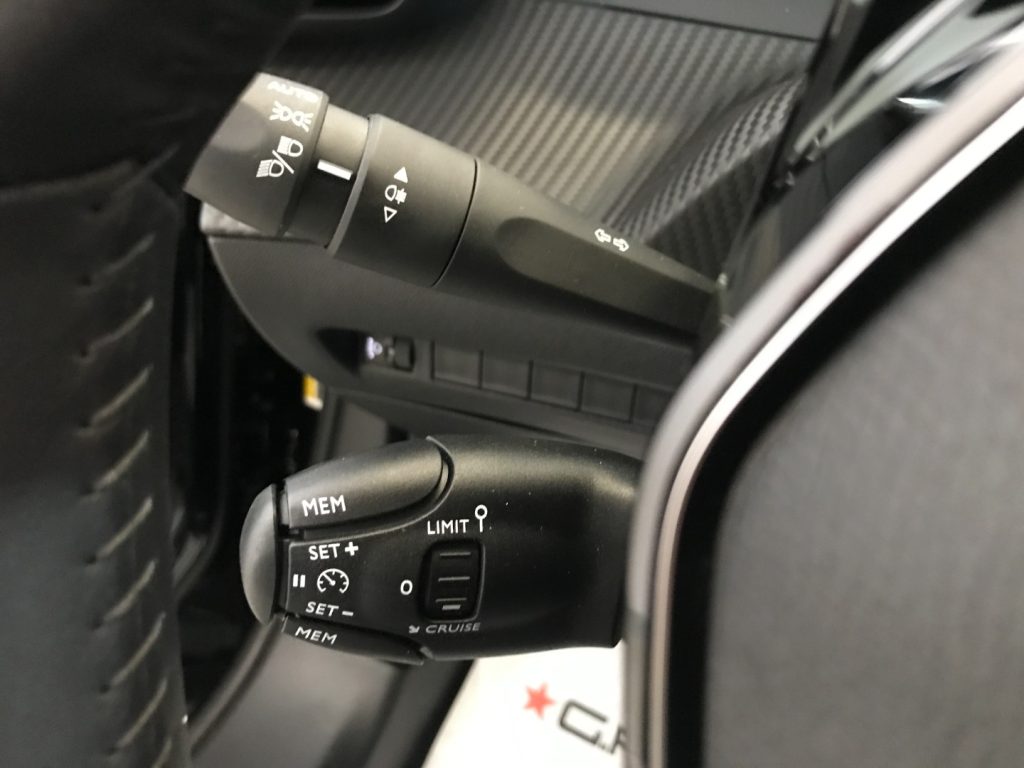 PEUGEOT 2008 PureTech 100 S&S Allure - 15