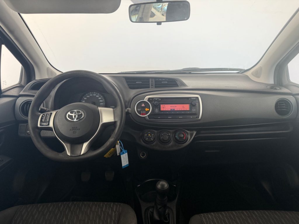 TOYOTA Yaris 1.0 5P Lounge - 9