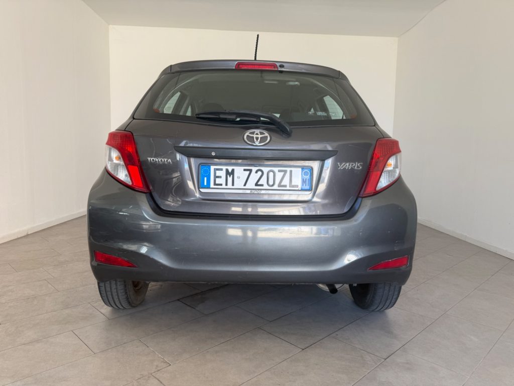 TOYOTA Yaris 1.0 5P Lounge - 3