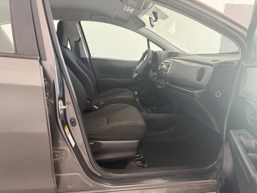 TOYOTA Yaris 1.0 5P Lounge - 5