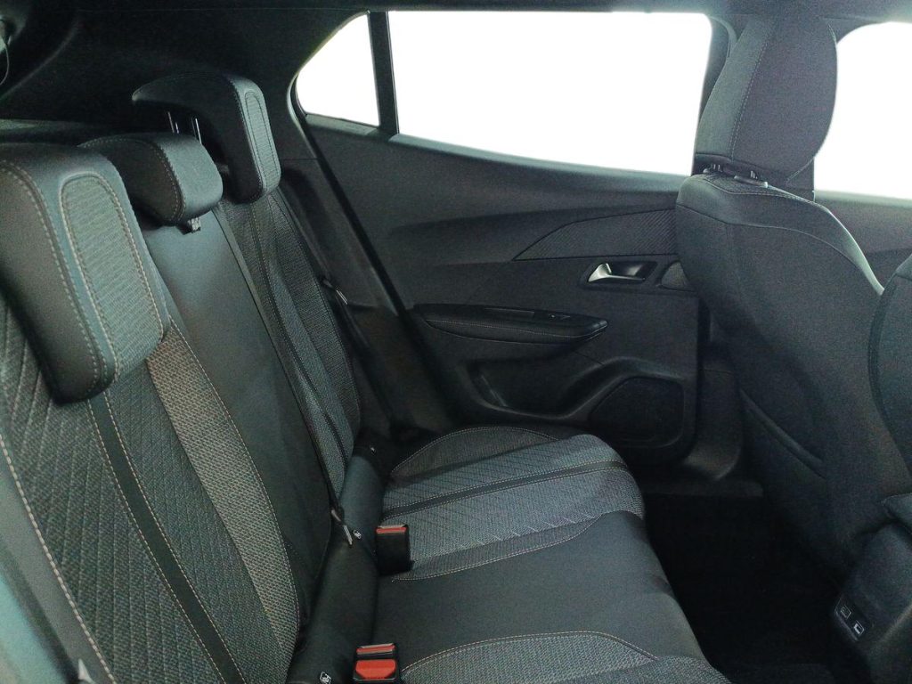 PEUGEOT 2008 PureTech 100 S&S Allure - 11