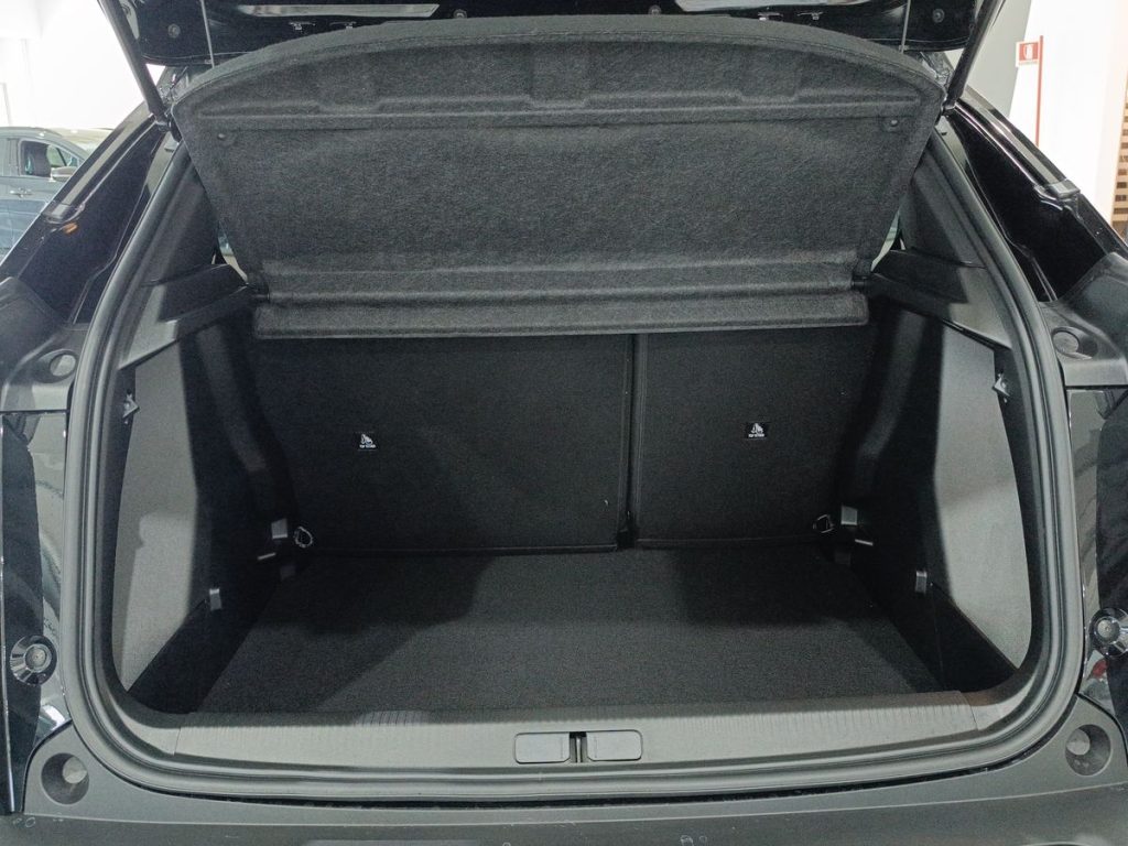 PEUGEOT 2008 PureTech 100 S&S Allure - 12