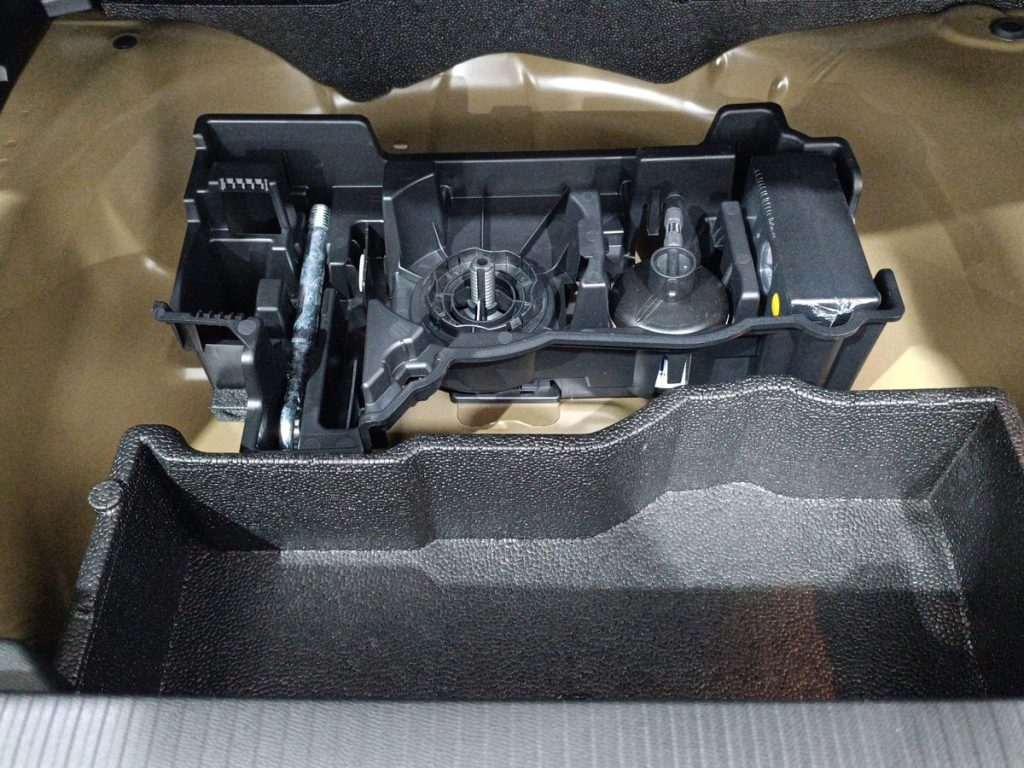 PEUGEOT 2008 PureTech 100 S&S Allure - 13