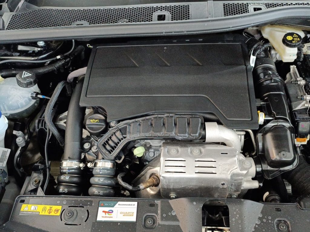 PEUGEOT 2008 PureTech 100 S&S Allure - 24