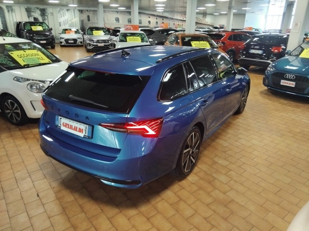 SKODA Octavia 2.0 TDI 150 CV DSG Wagon Sportline 18 - 8