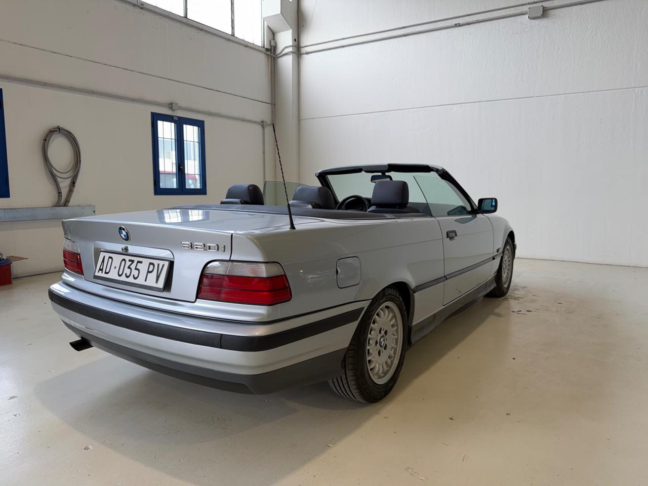 BMW 320 i 24V cat Cabriolet - 9