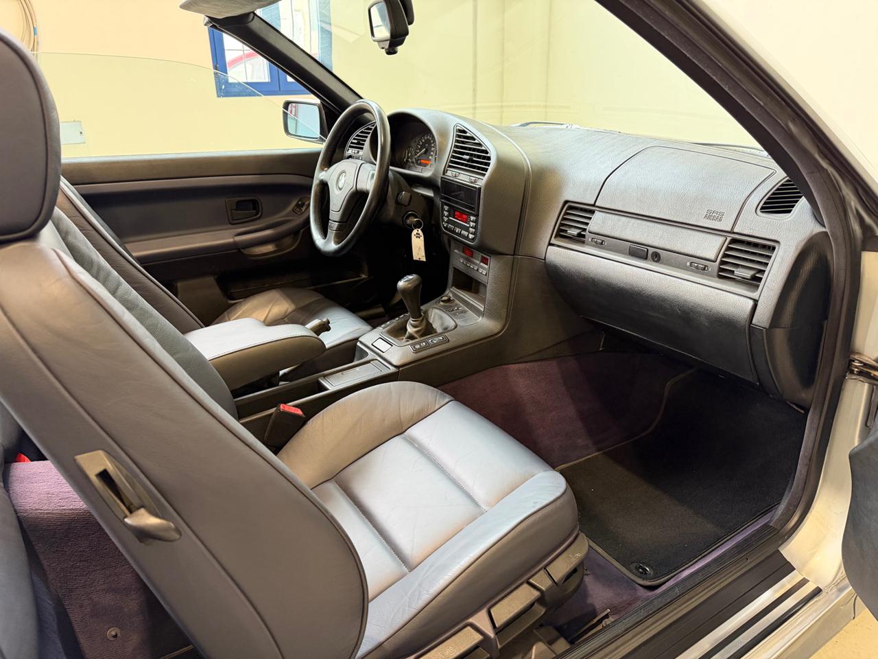 BMW 320 i 24V cat Cabriolet - 16
