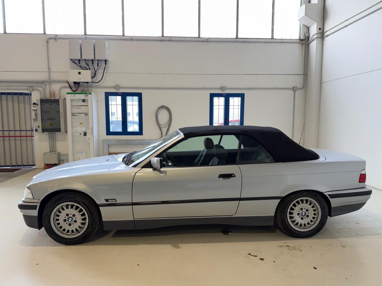 BMW 320 i 24V cat Cabriolet - 2