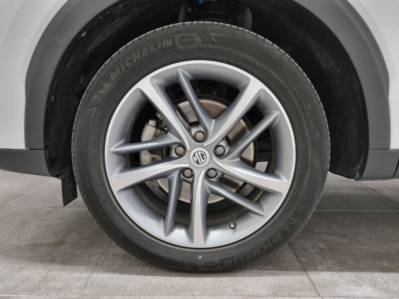 MG EHS Plug-in Hybrid Luxury - 14