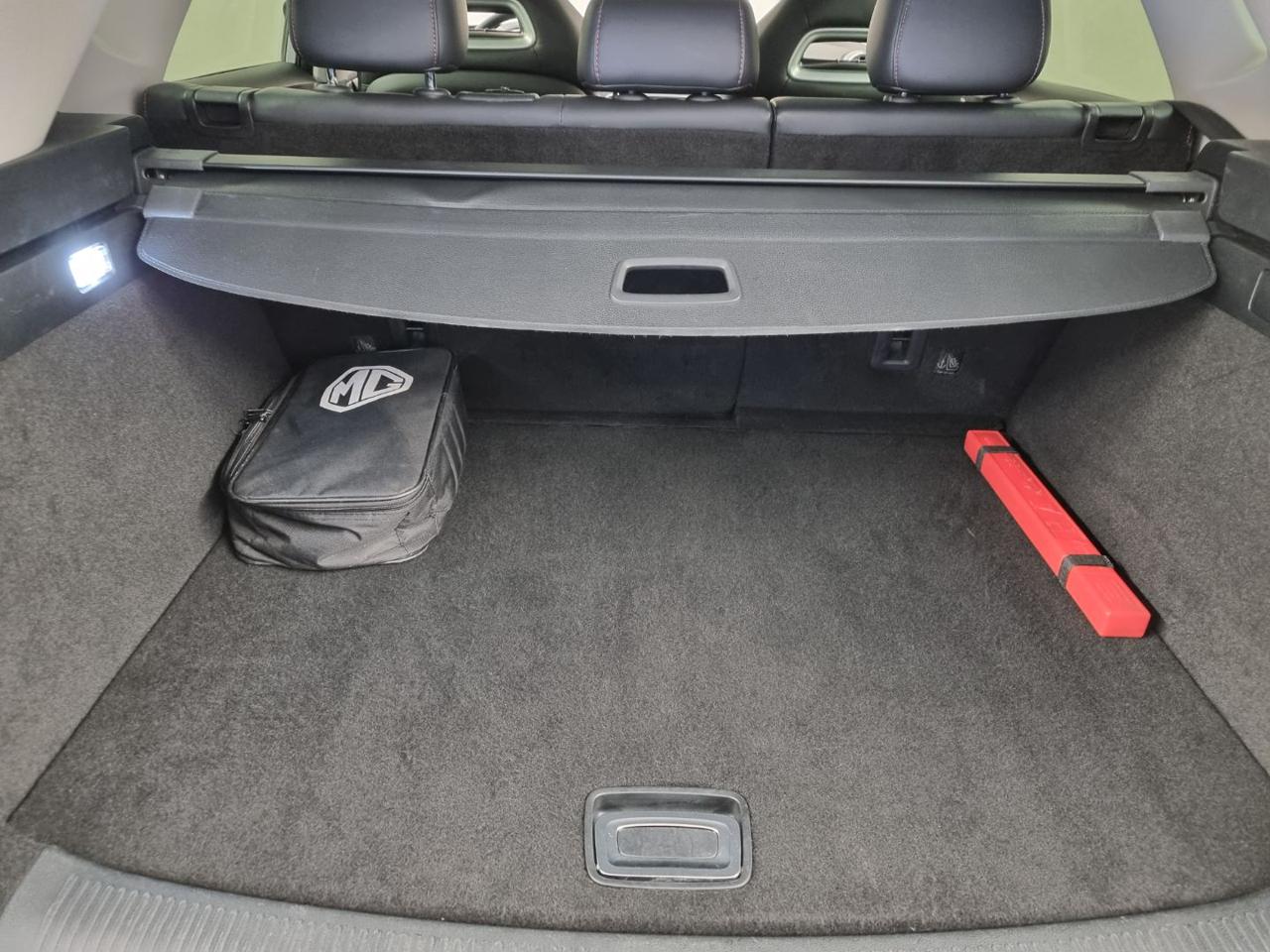 MG EHS Plug-in Hybrid Luxury - 26