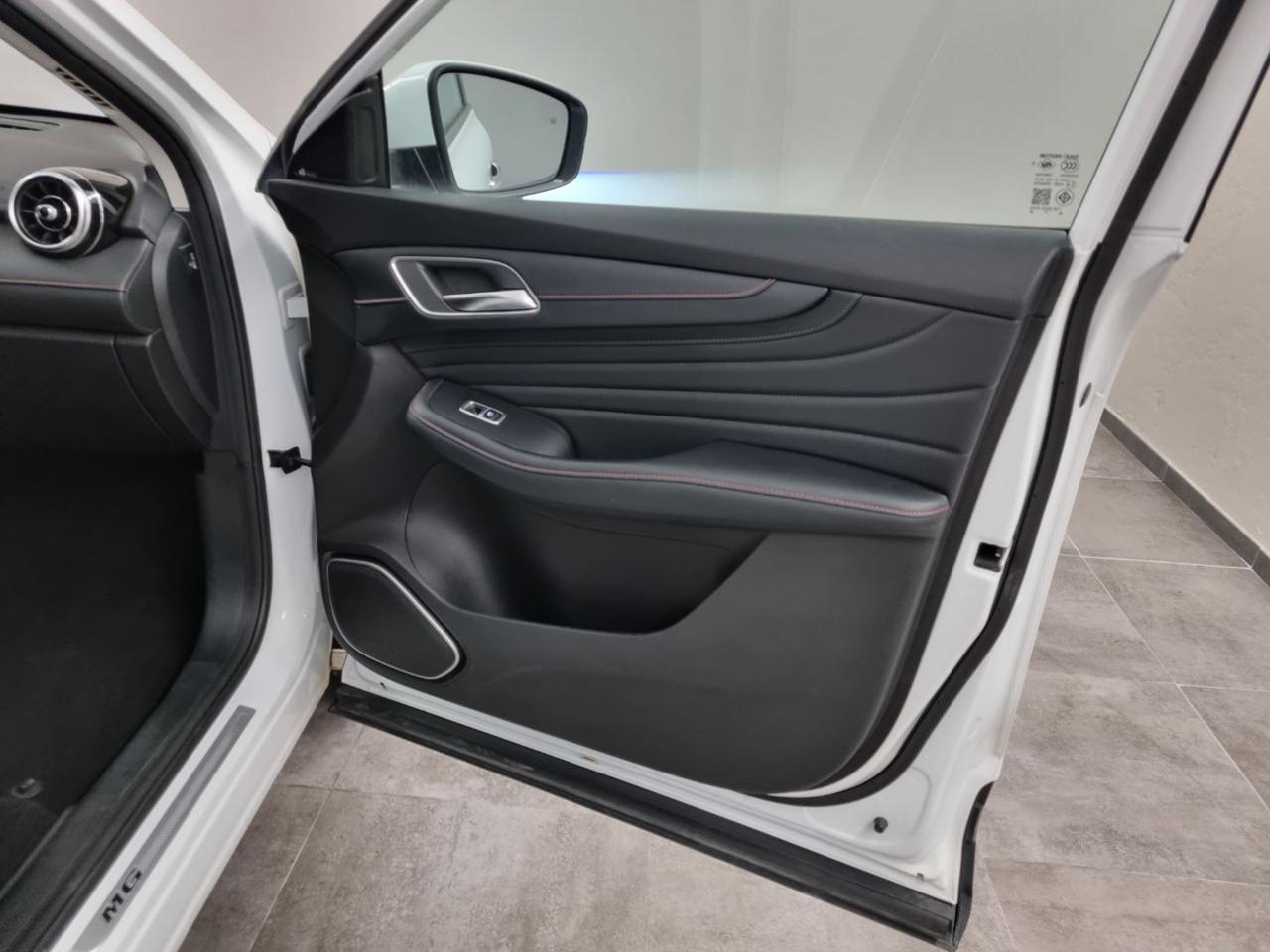 MG EHS Plug-in Hybrid Luxury - 30