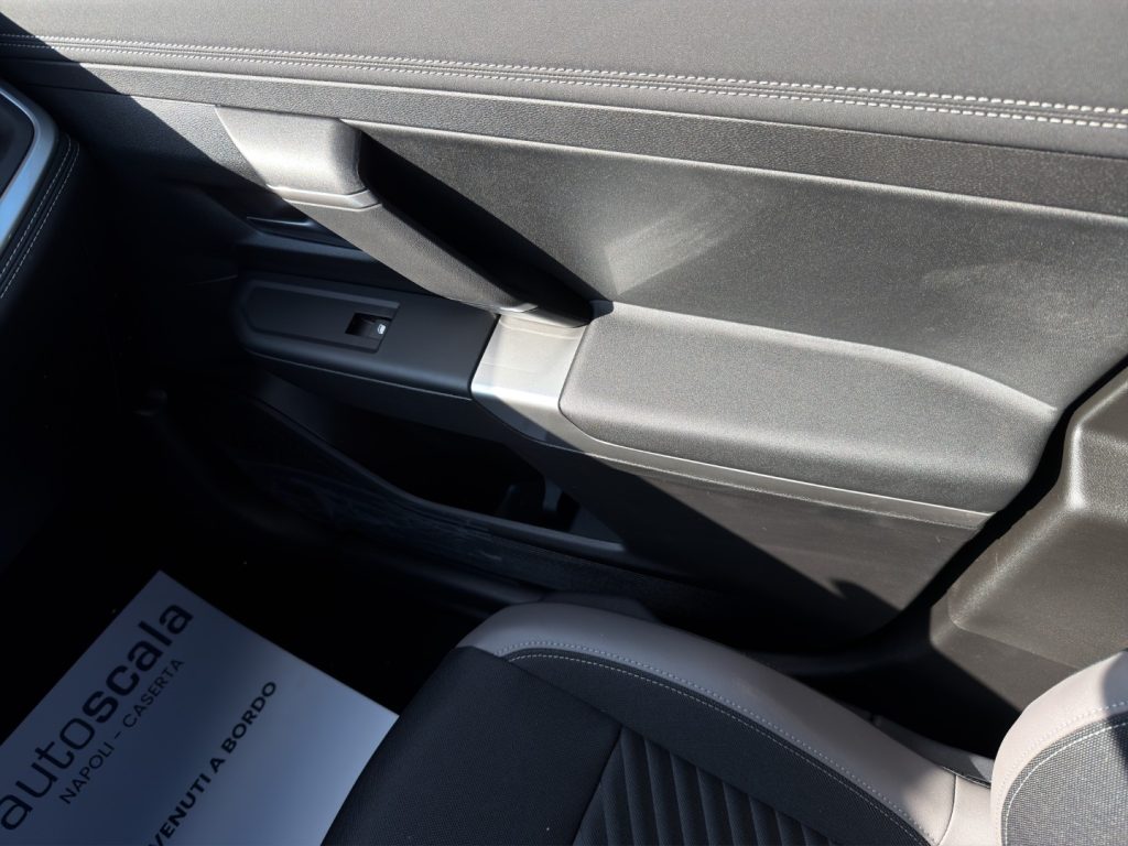 JEEP Compass 1.2 Turbo 48V e-Hybrid First Edition - 17