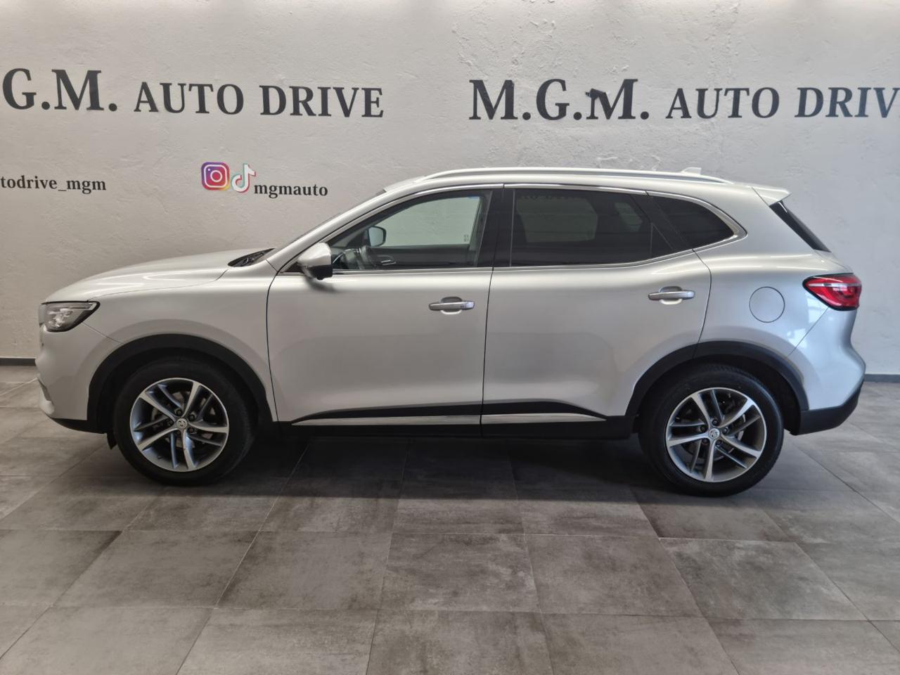 MG EHS Plug-in Hybrid Luxury - 2