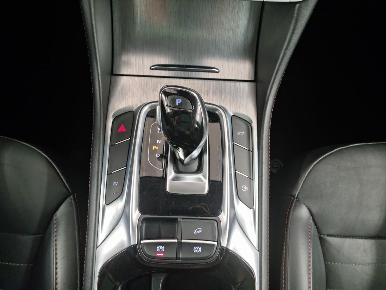 MG EHS Plug-in Hybrid Luxury - 14