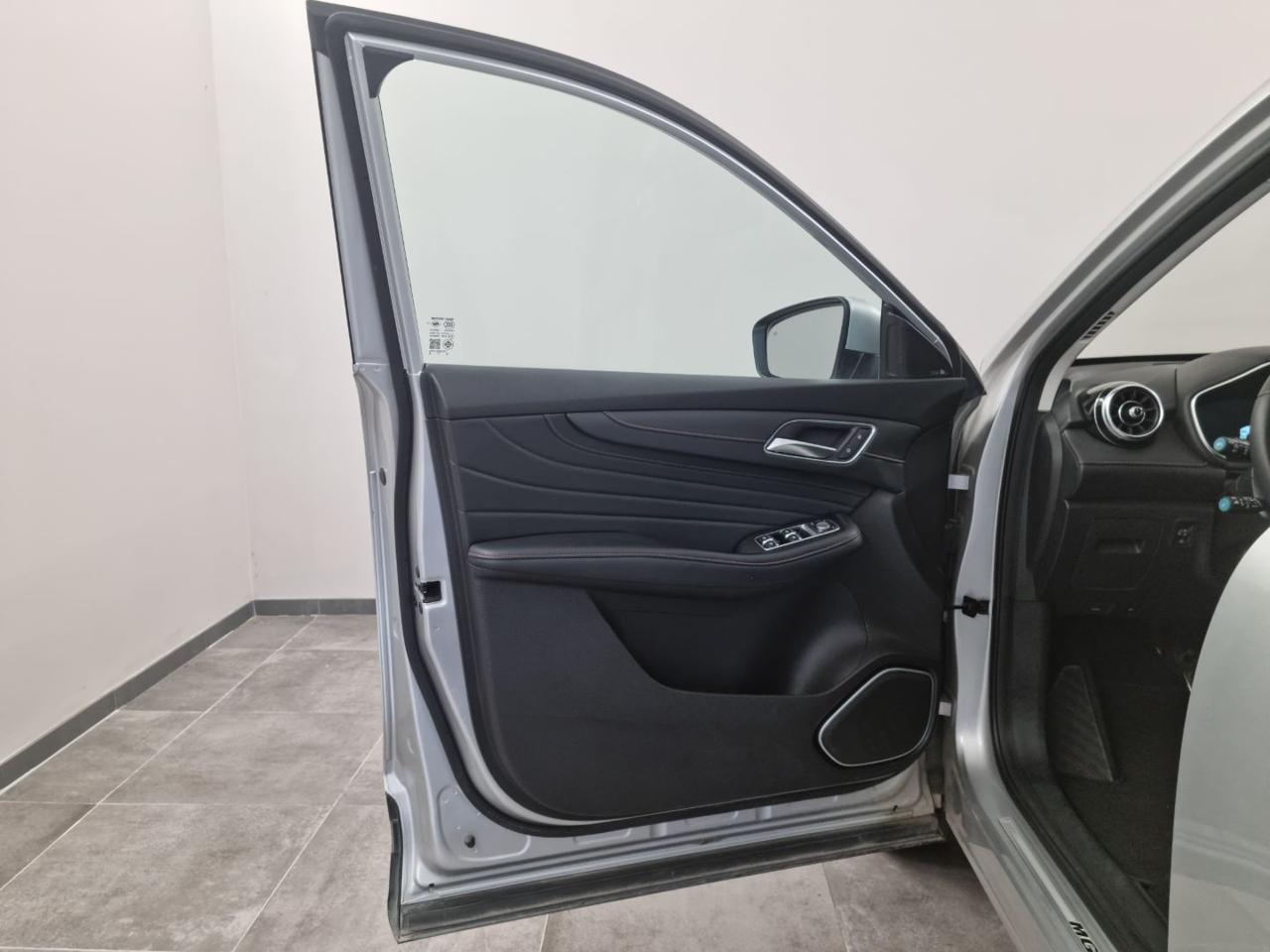 MG EHS Plug-in Hybrid Luxury - 18