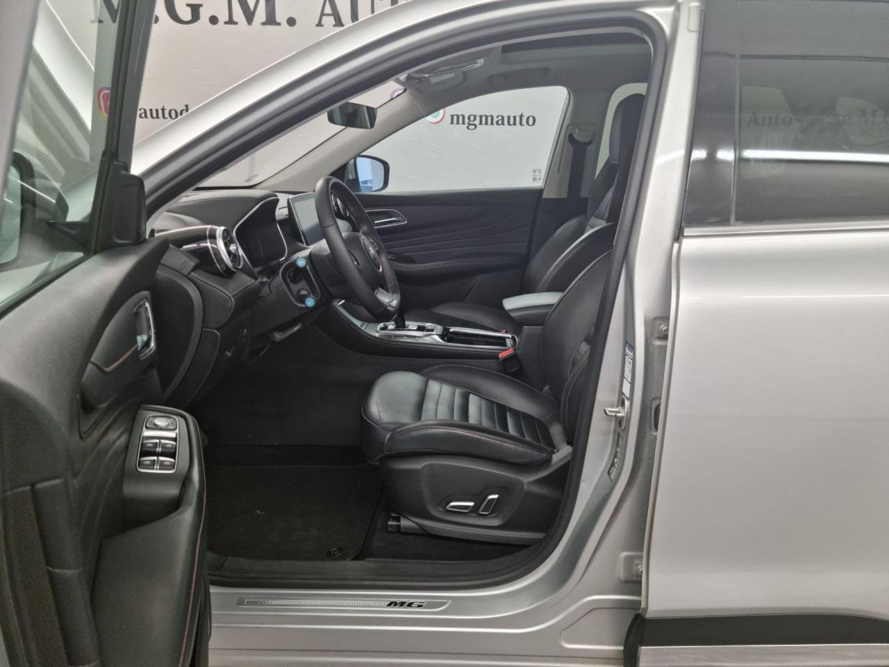 MG EHS Plug-in Hybrid Luxury - 8