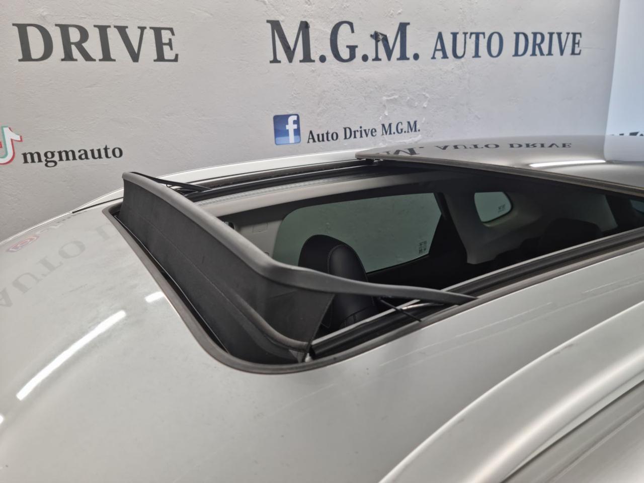 MG EHS Plug-in Hybrid Luxury - 9