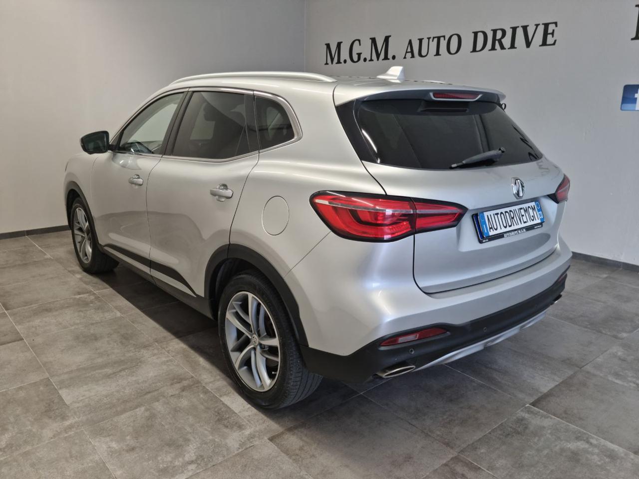 MG EHS Plug-in Hybrid Luxury - 17