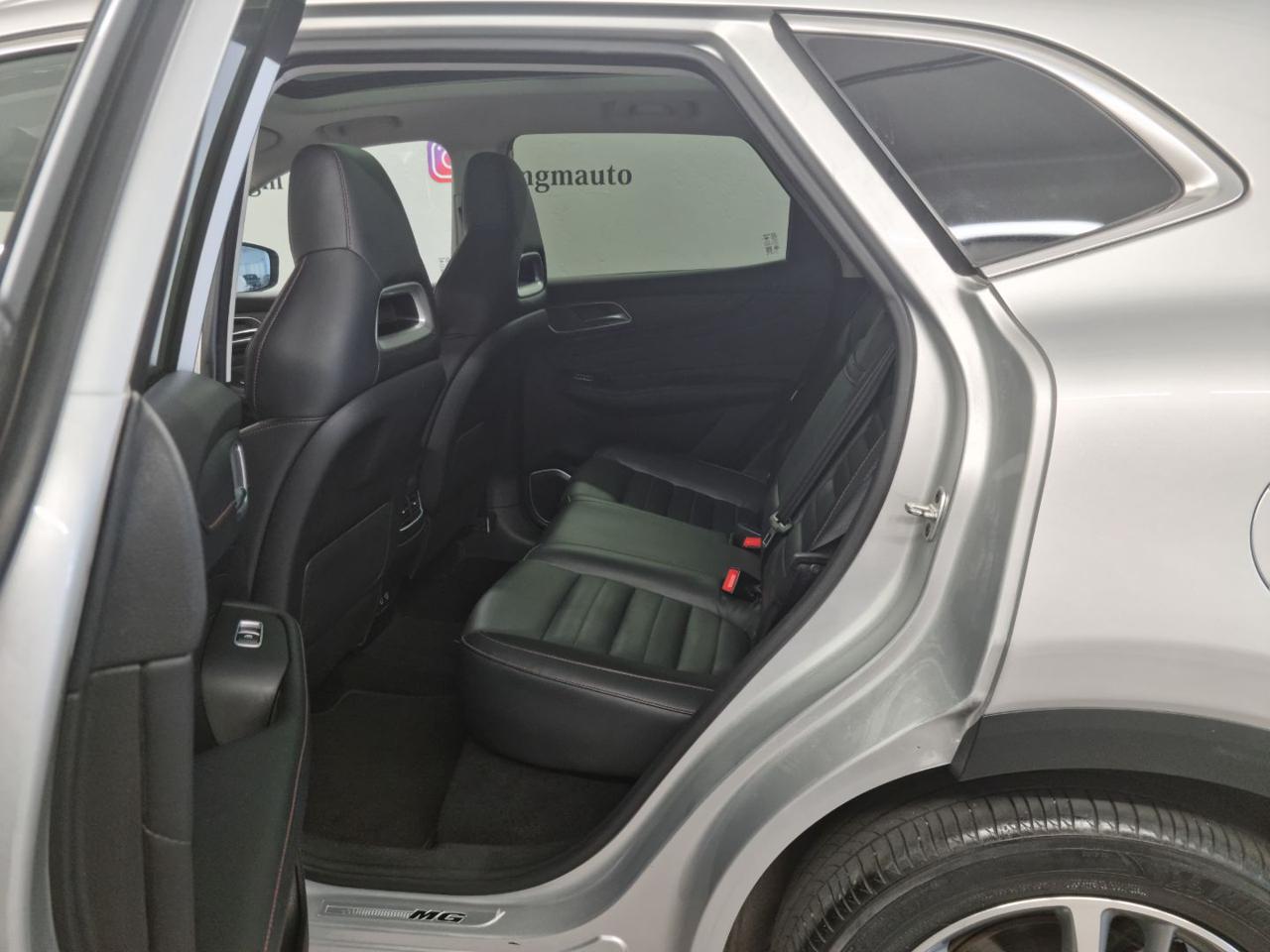 MG EHS Plug-in Hybrid Luxury - 21