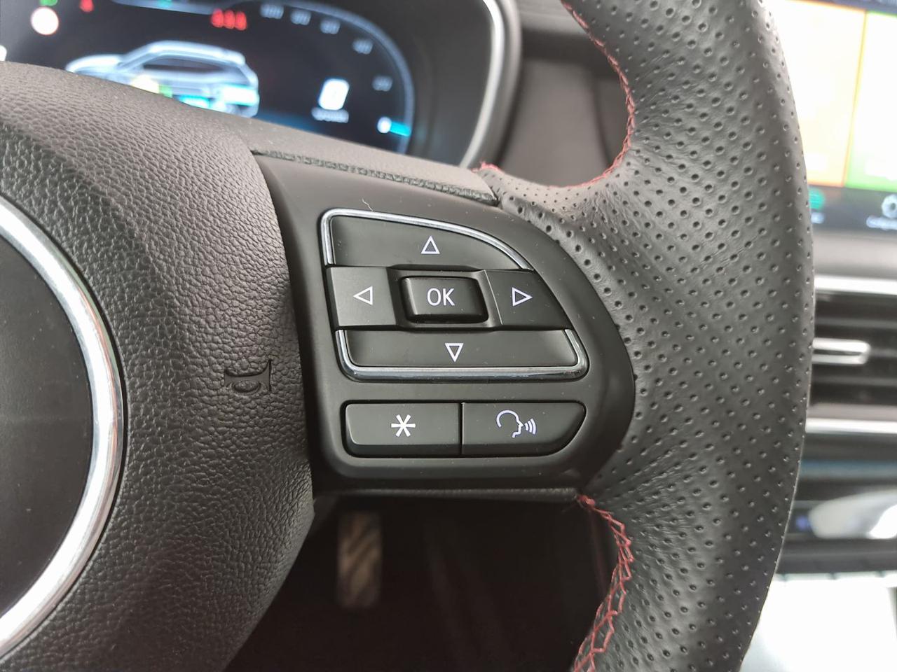 MG EHS Plug-in Hybrid Luxury - 29