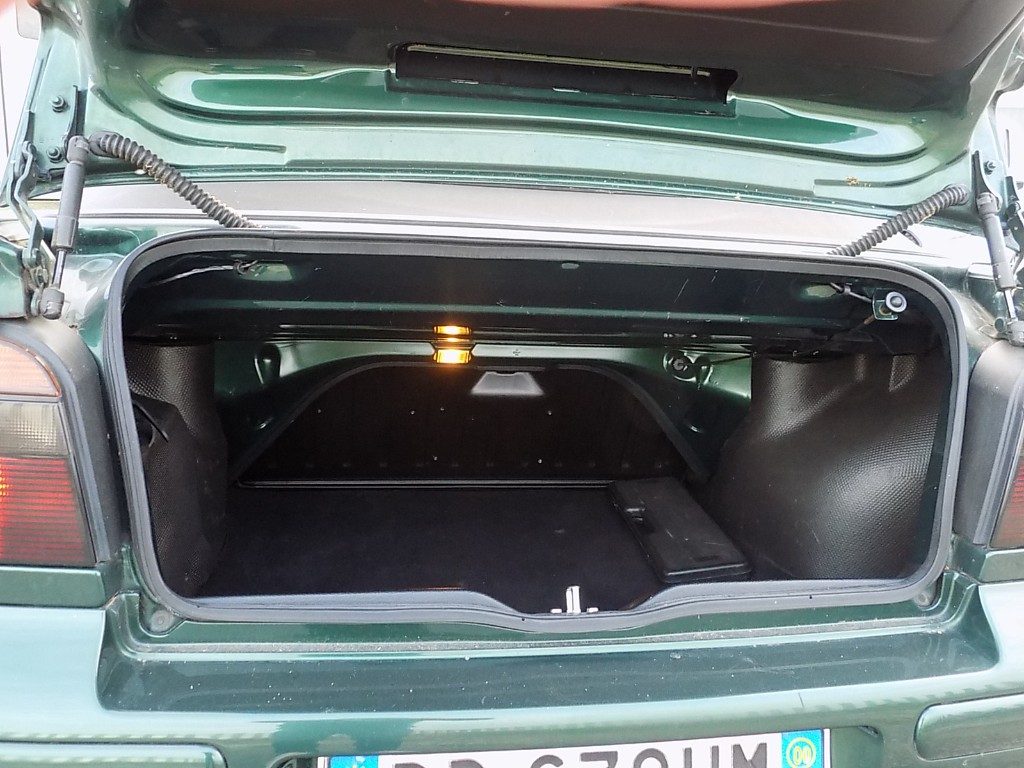 VOLKSWAGEN Golf Cabriolet 1.6 cat Highline - 18