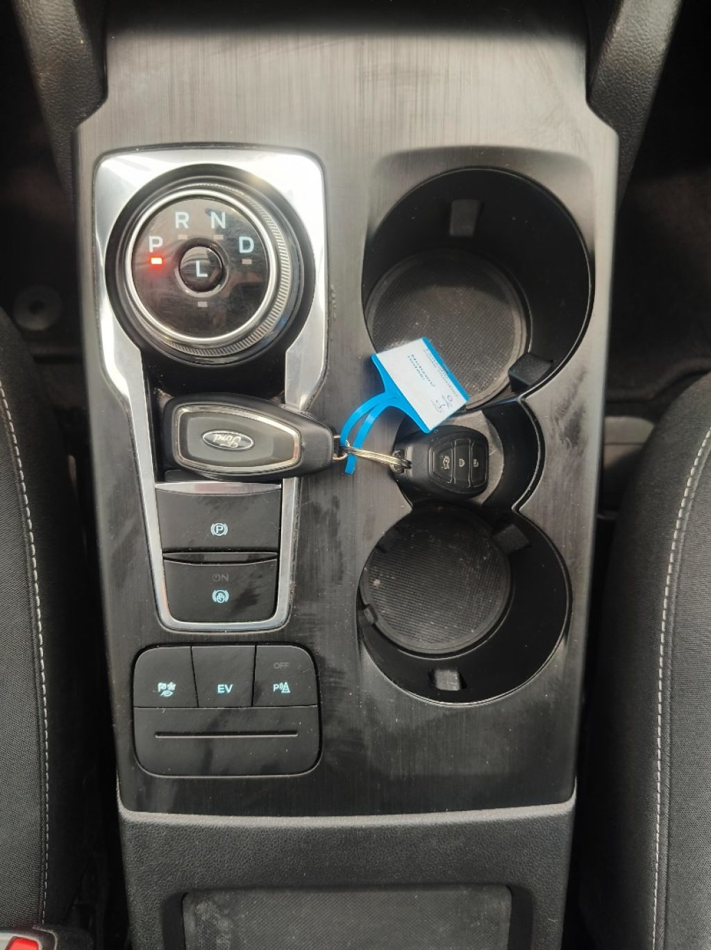 FORD Kuga 2.5 Plug In Hybrid Connect 2WD Automatic - 21