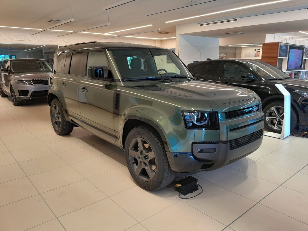 LAND ROVER Defender D200 AWD Auto 110 X-Dynamic SE IVA ESPOSTA - 3