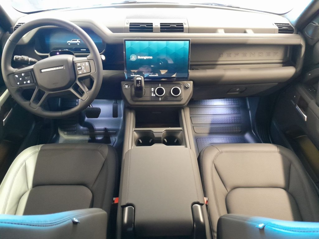 LAND ROVER Defender D200 AWD Auto 110 X-Dynamic SE IVA ESPOSTA - 8