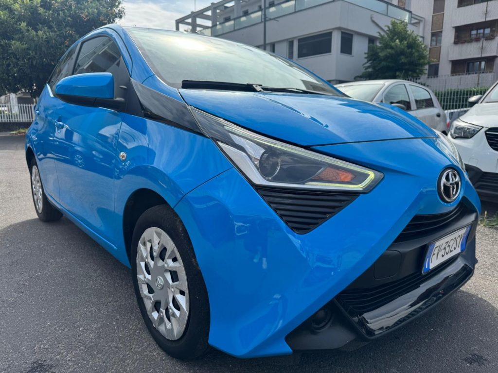 TOYOTA Aygo 1.0 VVT-i 72 CV 5 porte x-cool MMT - 3