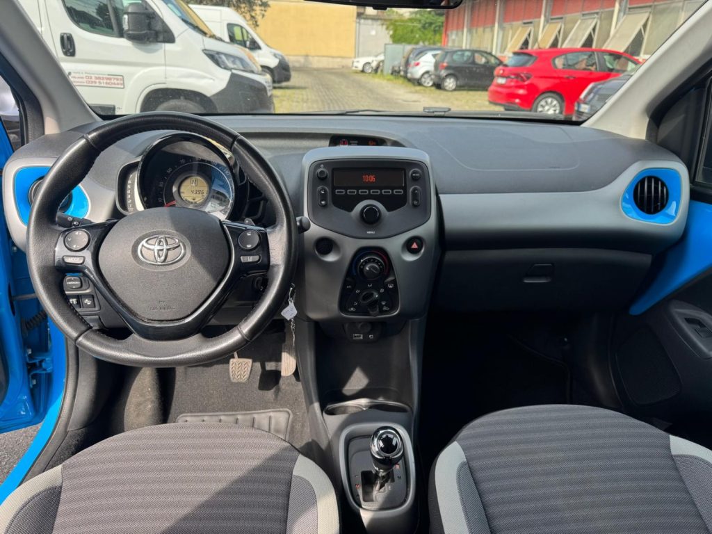 TOYOTA Aygo 1.0 VVT-i 72 CV 5 porte x-cool MMT - 9