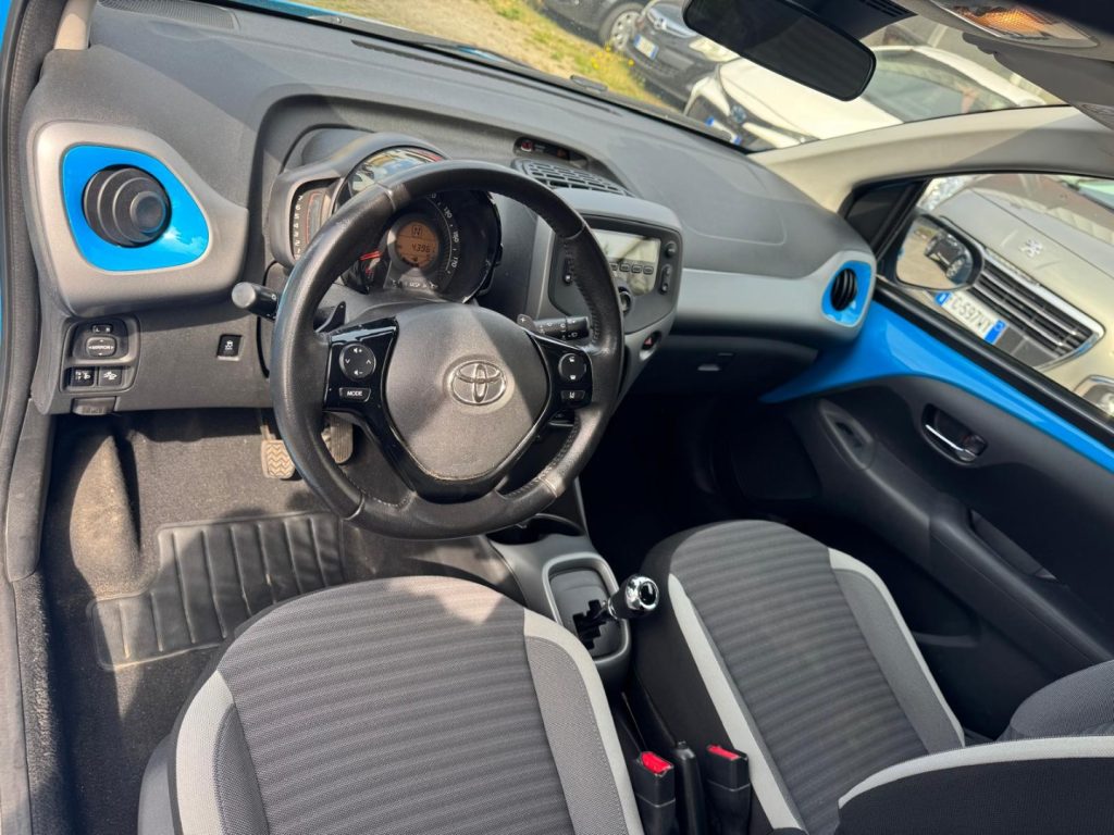TOYOTA Aygo 1.0 VVT-i 72 CV 5 porte x-cool MMT - 10