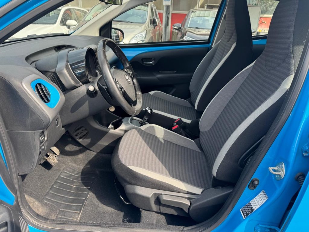 TOYOTA Aygo 1.0 VVT-i 72 CV 5 porte x-cool MMT - 12