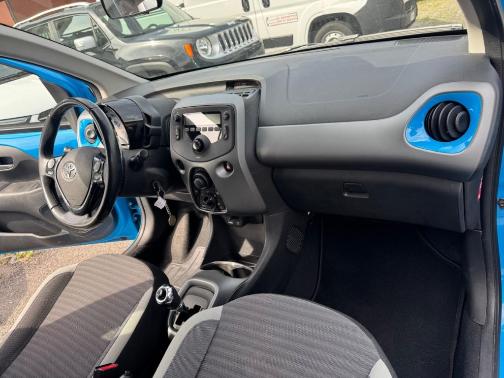TOYOTA Aygo 1.0 VVT-i 72 CV 5 porte x-cool MMT - 13