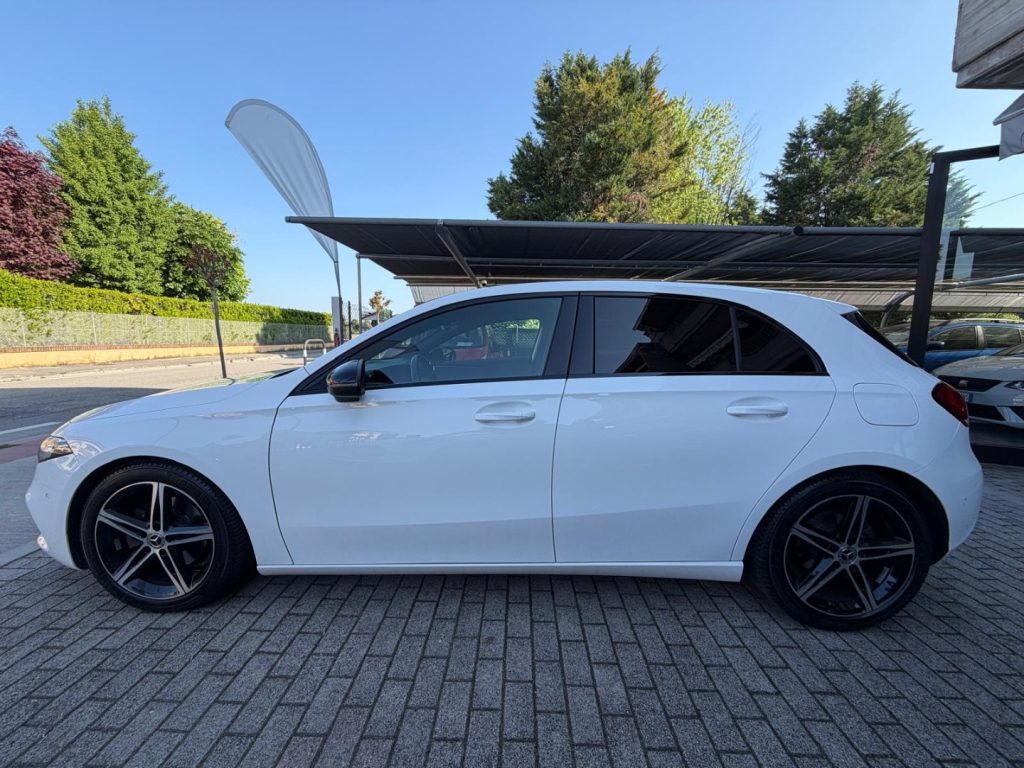 MERCEDES-BENZ A 180 d Automatic Sport - 8