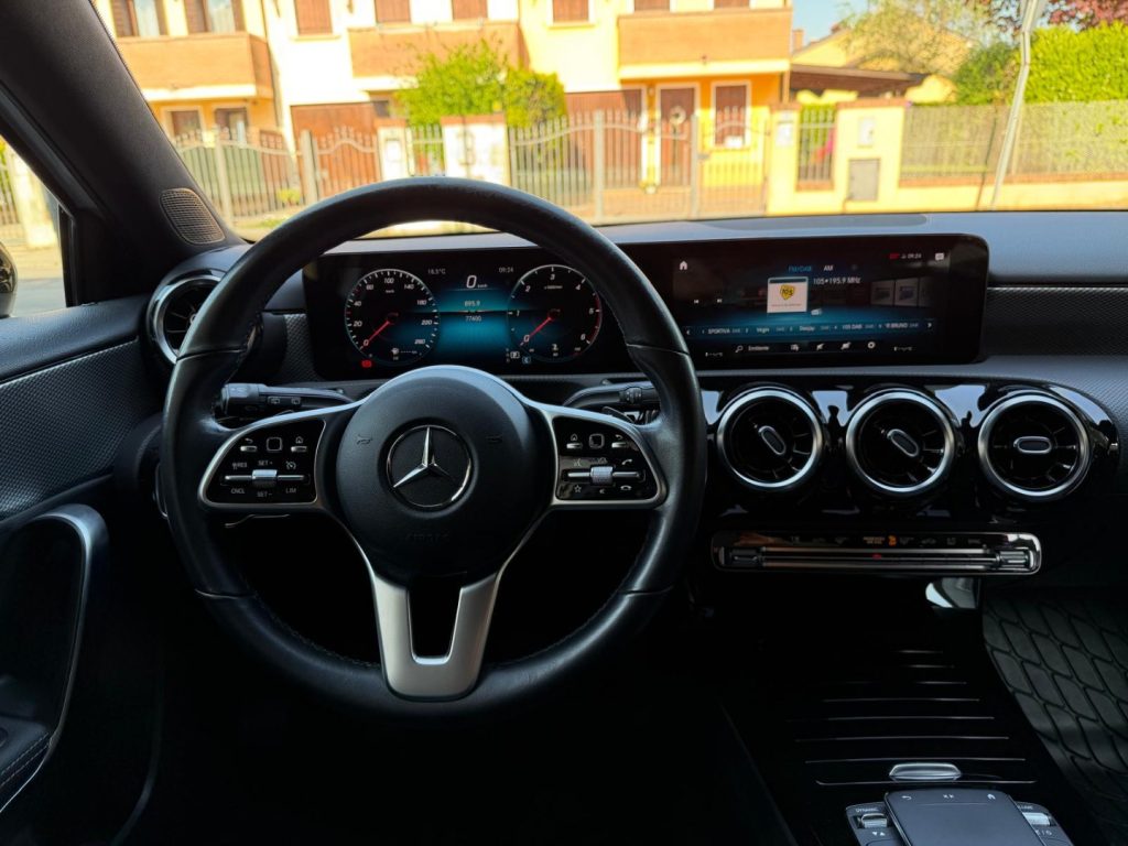 MERCEDES-BENZ A 180 d Automatic Sport - 13