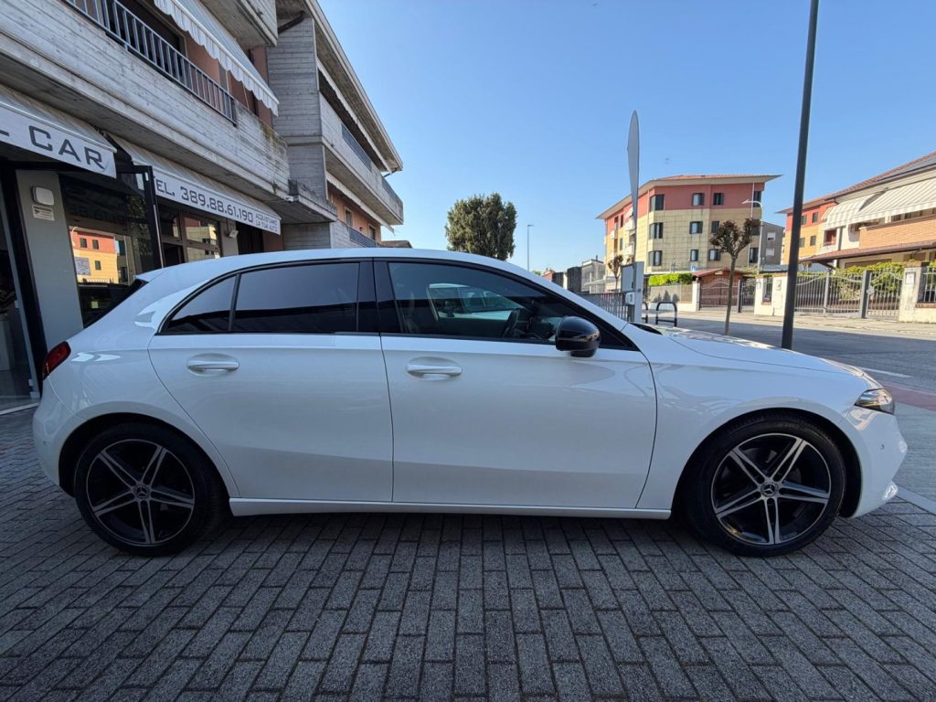 MERCEDES-BENZ A 180 d Automatic Sport - 4
