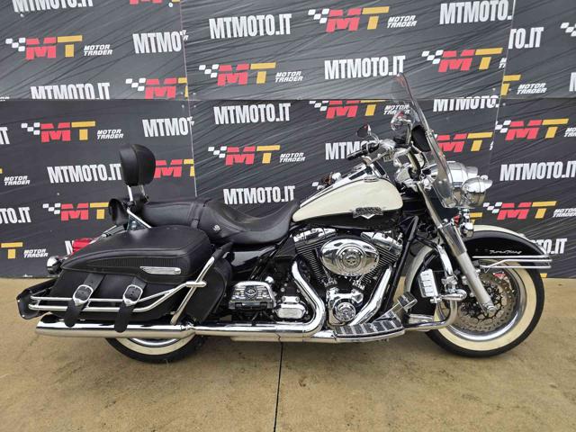 HARLEY-DAVIDSON FLHRC Road King Classic Bianco metallizzato