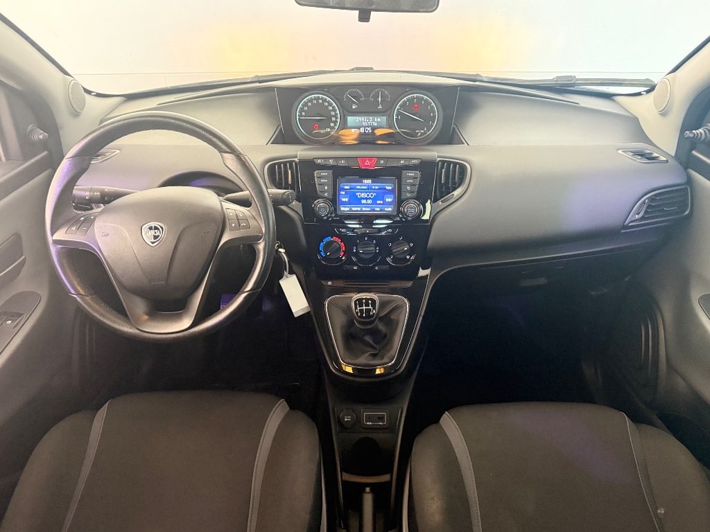 LANCIA Ypsilon 1.2 69 CV 5 .porte Gold - 13