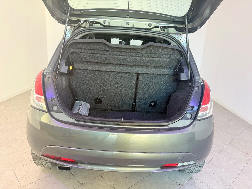 LANCIA Ypsilon 1.2 69 CV 5 .porte Gold - 12